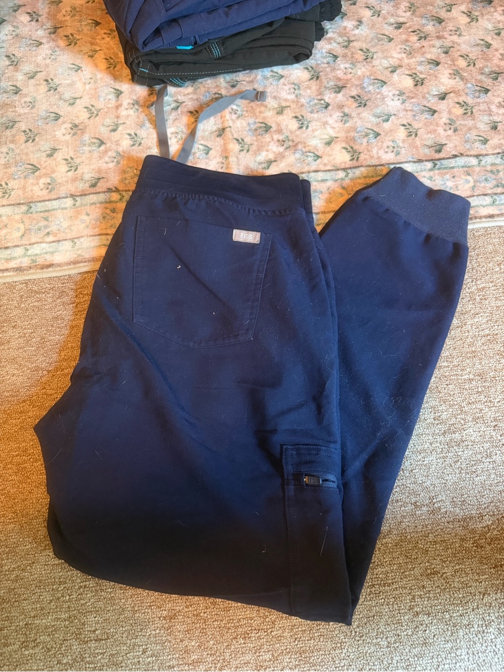 Women’s navy blue FIGS jogger, Zamora